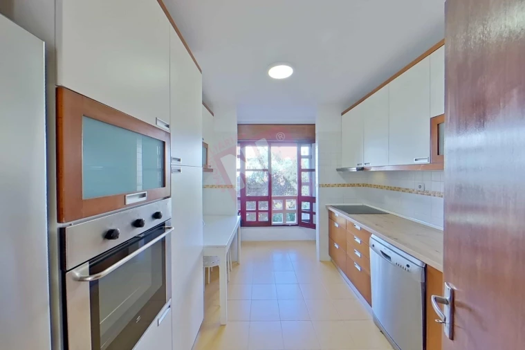 Apartamento T2 para Arrendamento em Lumiar Foto 6
