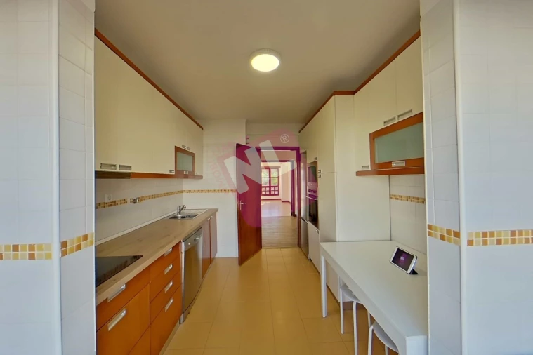 Apartamento T2 para Arrendamento em Lumiar Foto 9