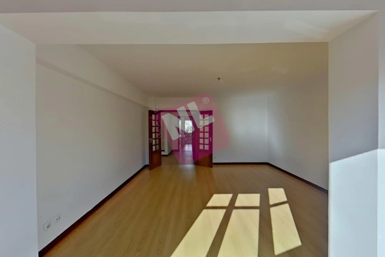 Apartamento T2 para Arrendamento em Lumiar Foto 12