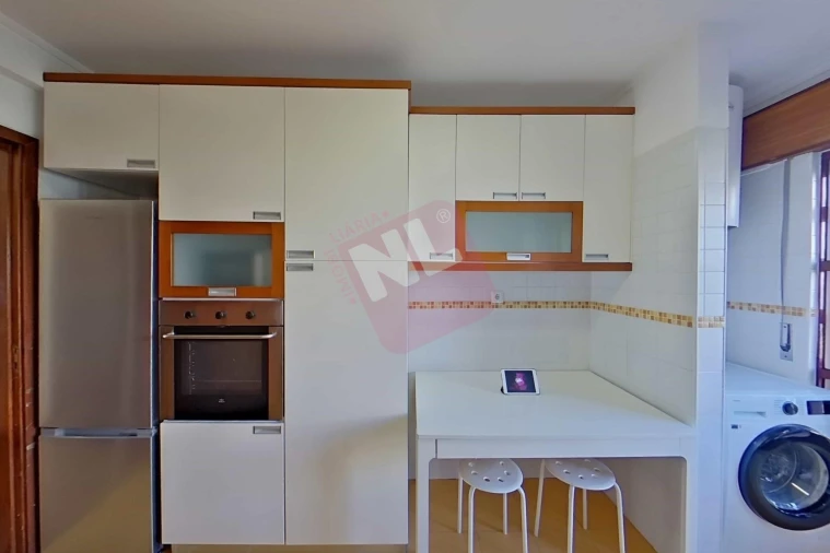 Apartamento T2 para Arrendamento em Lumiar Foto 7