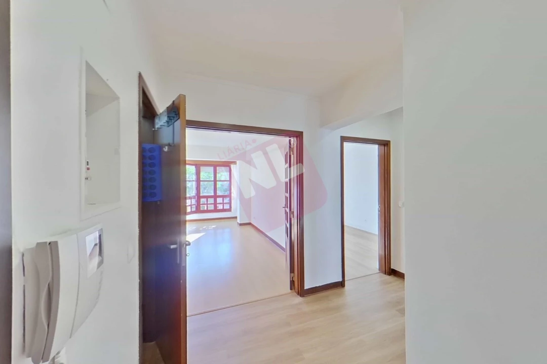 Apartamento T2 para Arrendamento em Lumiar Foto 4