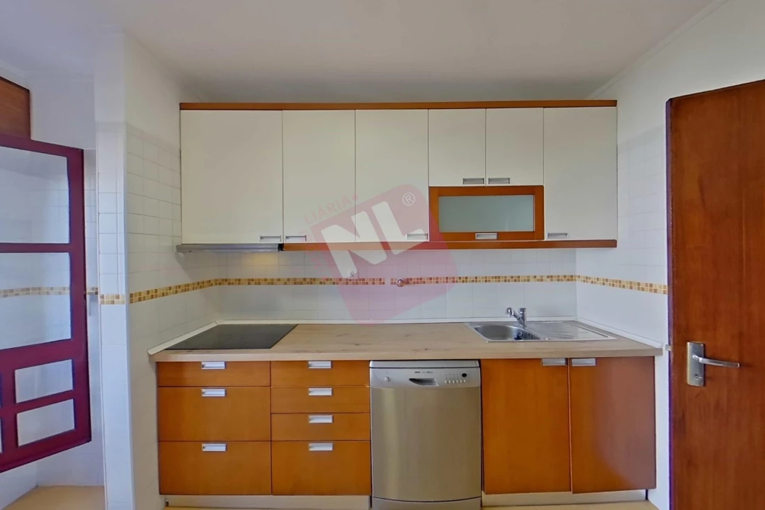 Apartamento T2 para Arrendamento em Lumiar Foto 8