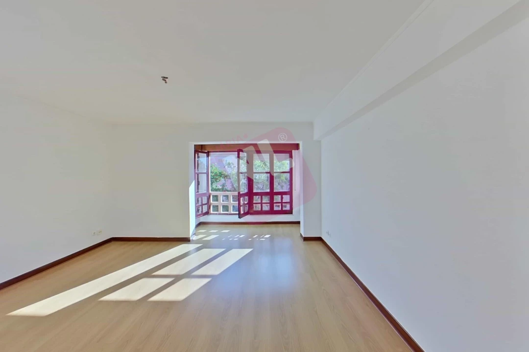 Apartamento T2 para Arrendamento em Lumiar Foto 10