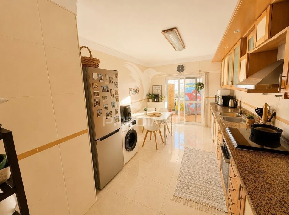 Apartamento T2 para Venda em Agualva e Mira-Sintra Foto 4
