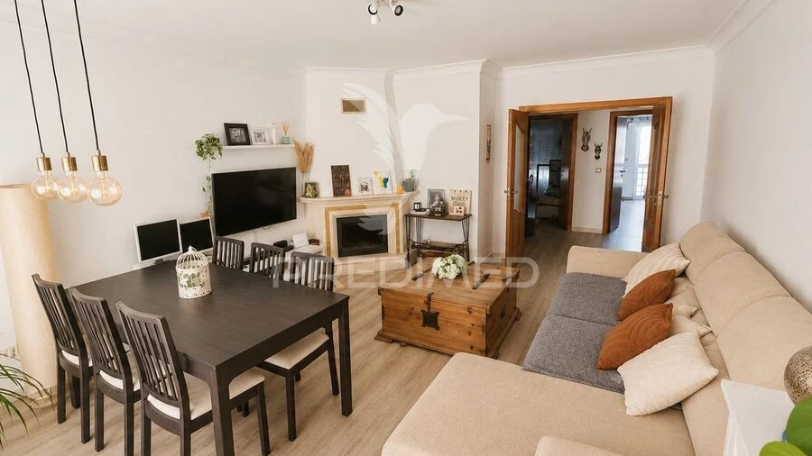 Apartamento T2 para Venda em Agualva e Mira-Sintra