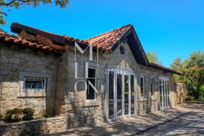 Moradia T10 para Venda em Carcavelos e Parede