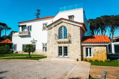 Moradia T10 para Venda em Carcavelos e Parede