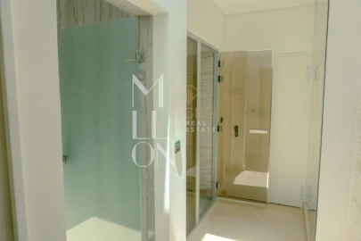 Moradia T10 para Venda em Carcavelos e Parede