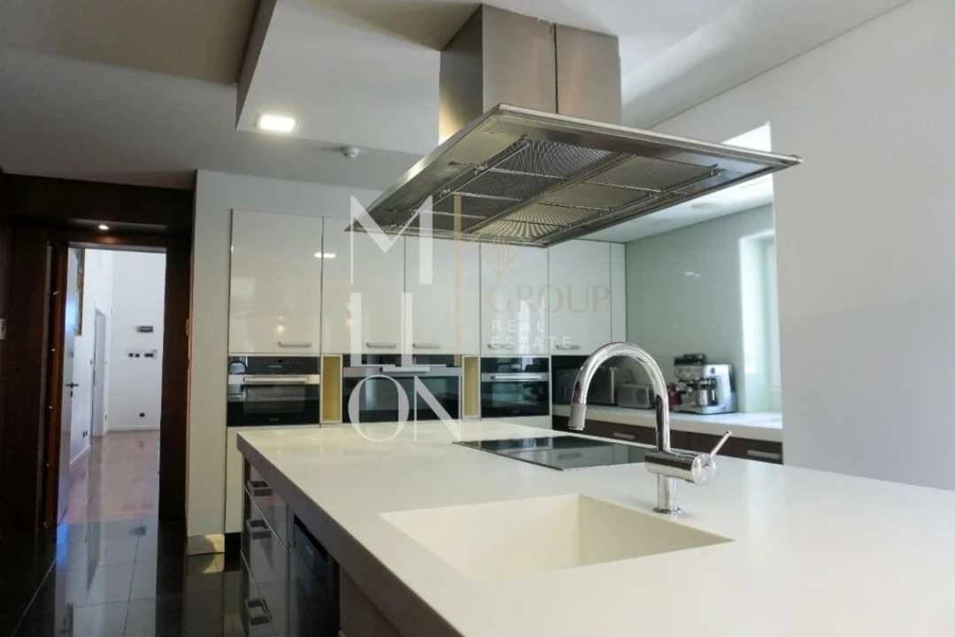 Moradia T10 para Venda em Carcavelos e Parede Foto 9