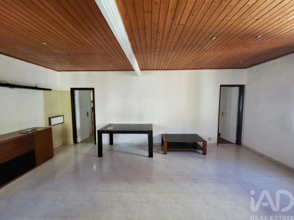 Apartamento T2 para Venda em Algés, Linda-A-Velha e Cruz Quebrada-Dafundo Foto 1