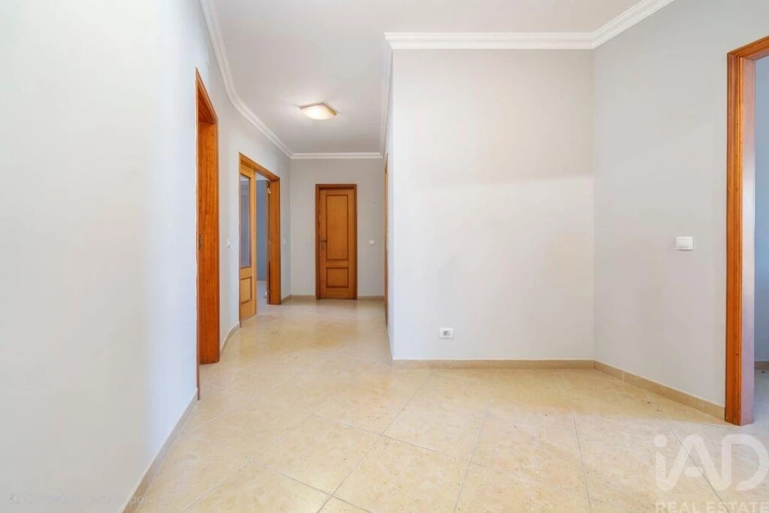 Apartamento T3 para Venda em Quarteira Foto 3