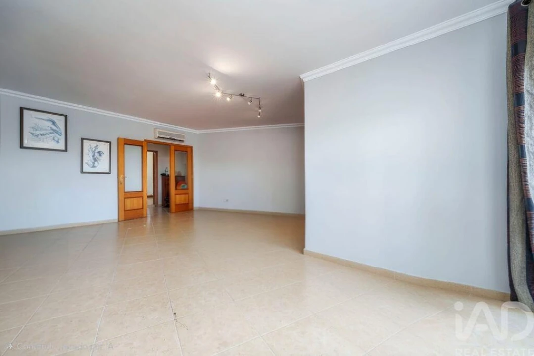 Apartamento T3 para Venda em Quarteira Foto 6