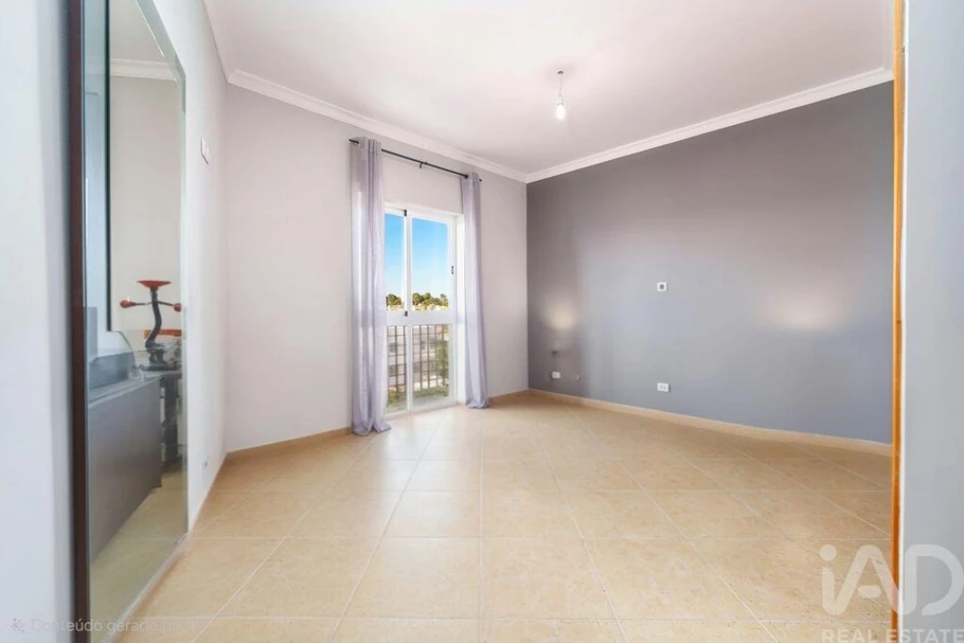 Apartamento T3 para Venda em Quarteira Foto 19