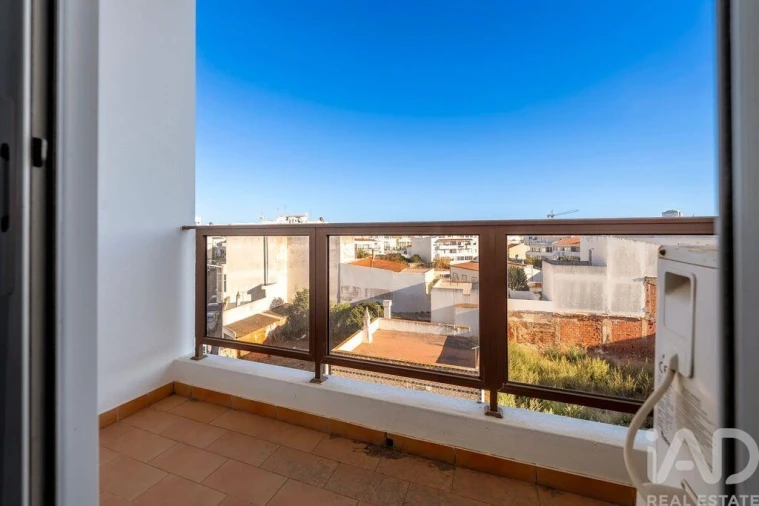 Apartamento T3 para Venda em Quarteira Foto 36