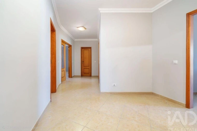Apartamento T3 para Venda em Quarteira Foto 3