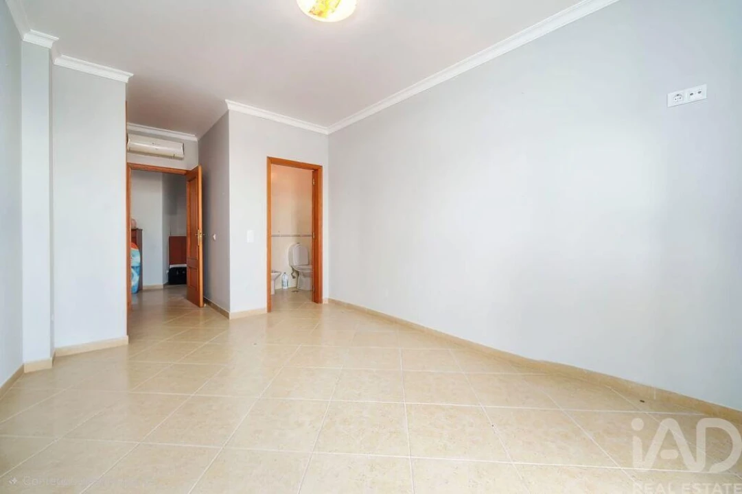 Apartamento T3 para Venda em Quarteira Foto 24