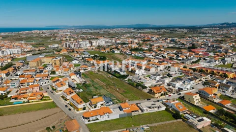 Terreno para Venda em Aver-O-Mar, Amorim e Terroso