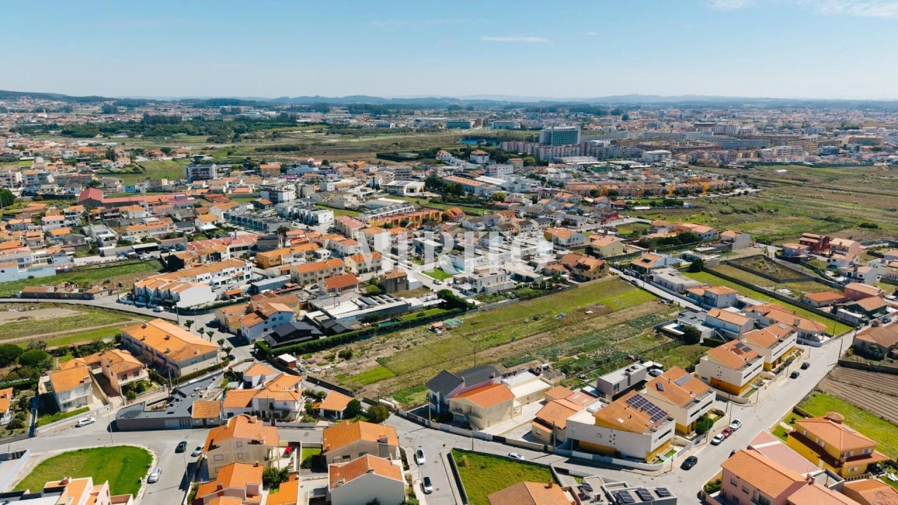 Terreno para Venda em Aver-O-Mar, Amorim e Terroso Foto 2