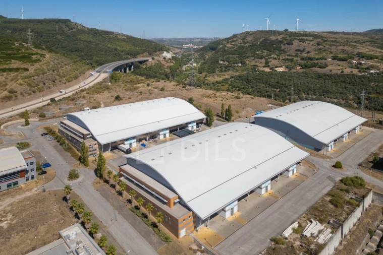 Armazém para Arrendamento em Santo Antão e São Julião do Tojal Foto 12