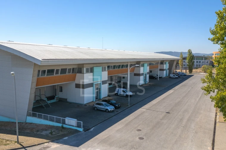 Armazém para Arrendamento em Santo Antão e São Julião do Tojal Foto 15