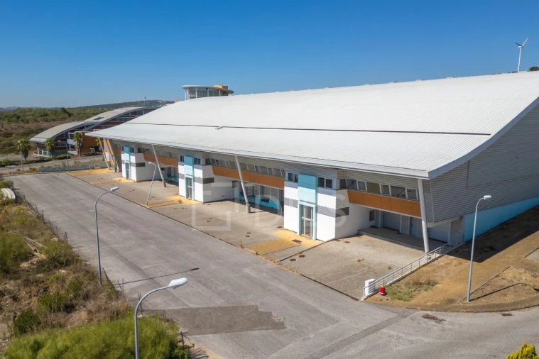 Armazém para Arrendamento em Santo Antão e São Julião do Tojal Foto 17