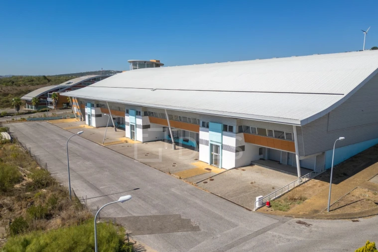 Armazém para Arrendamento em Santo Antão e São Julião do Tojal Foto 24