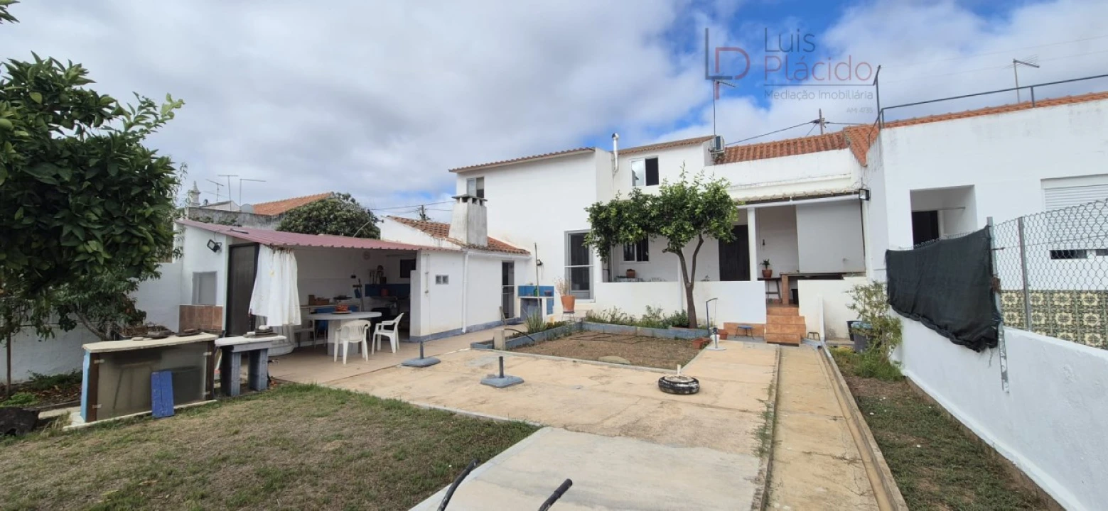 Moradia T3 para Venda em São Domingos e Vale de Água Foto 26
