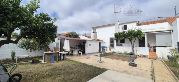 Moradia T3 para Venda em São Domingos e Vale de Água