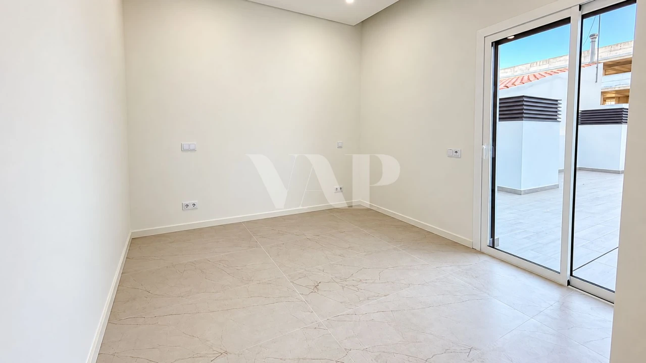 Apartamento T1 para Venda em Quarteira Foto 7