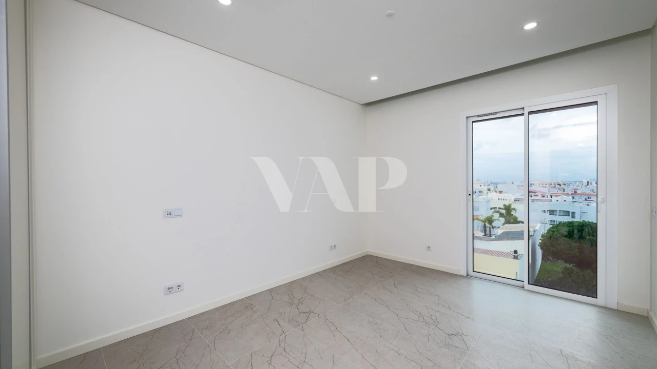 Apartamento T3 para Venda em Quarteira Foto 9