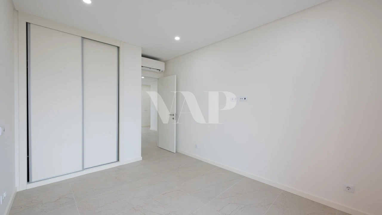 Apartamento T3 para Venda em Quarteira Foto 12
