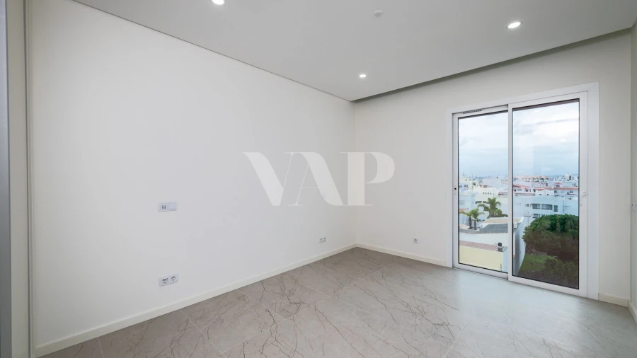 Apartamento T3 para Venda em Quarteira Foto 9