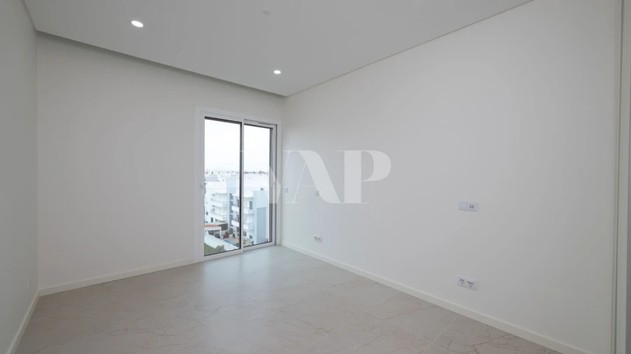 Apartamento T3 para Venda em Quarteira Foto 11