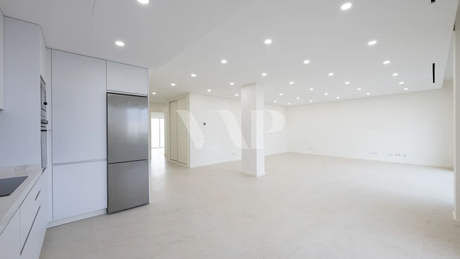 Apartamento T3 para Venda em Quarteira Foto 4