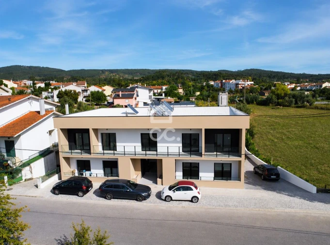 Apartamento T1 para Arrendamento em Avelar Foto 10