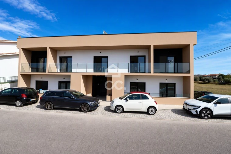 Apartamento T1 para Arrendamento em Avelar Foto 8