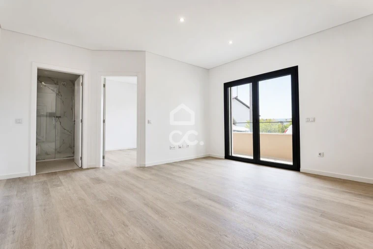 Apartamento T1 para Arrendamento em Avelar Foto 7