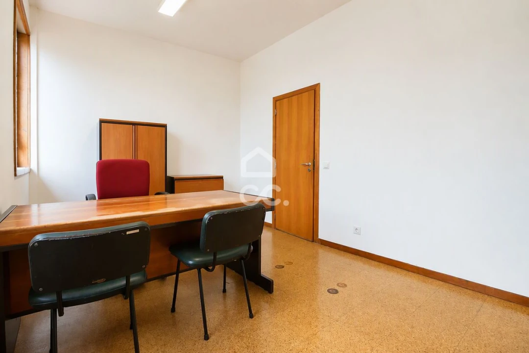 Escritório para Arrendamento em Sé Nova, Santa Cruz, Almedina e São Bartolomeu Foto 4
