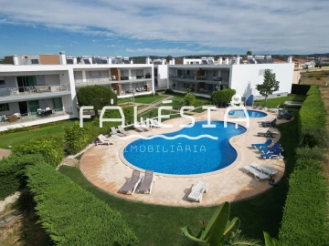 Moradia T2 para Venda em Albufeira e Olhos de Água