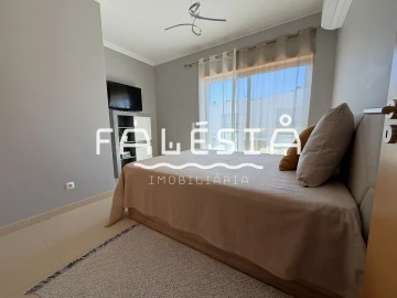 Moradia T2 para Venda em Albufeira e Olhos de Água
