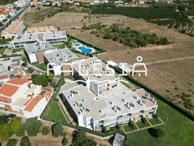 Moradia T2 para Venda em Albufeira e Olhos de Água Foto 37