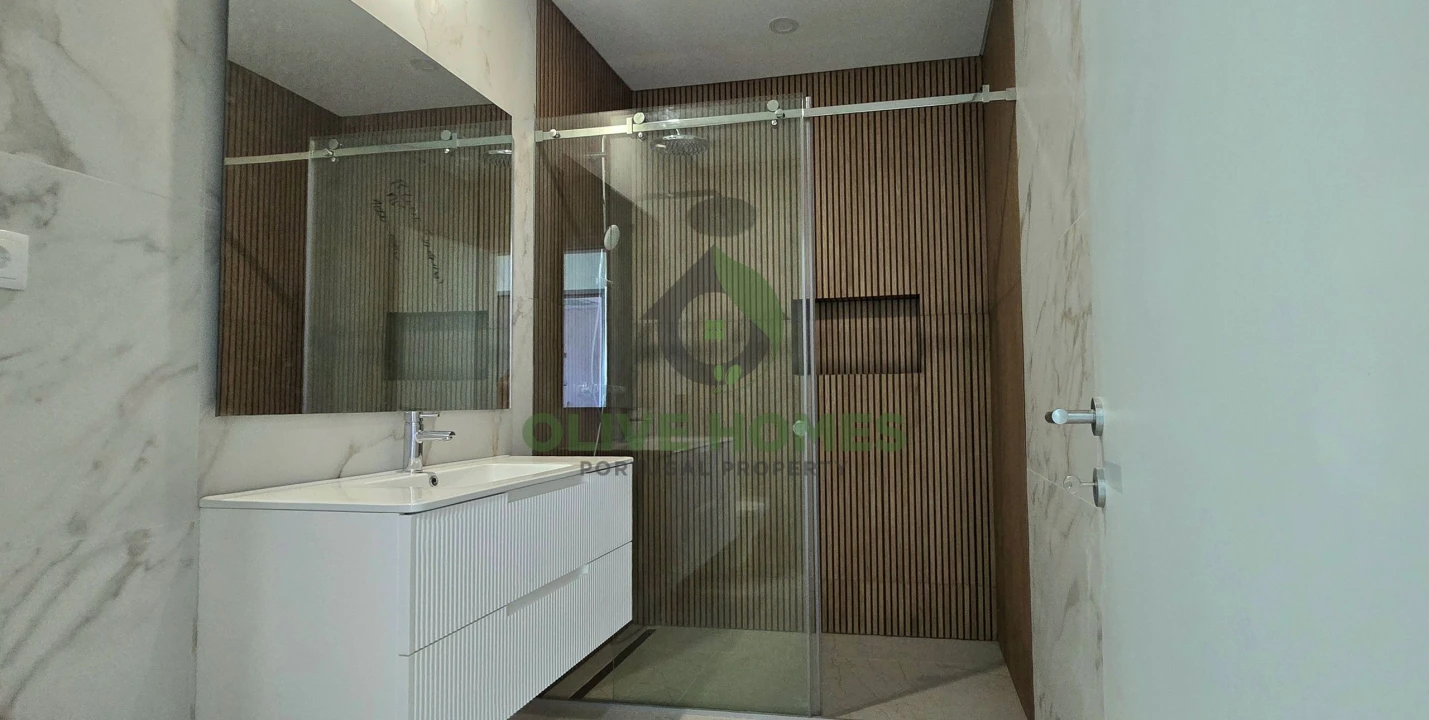 Apartamento T1 para Venda em Quarteira Foto 8
