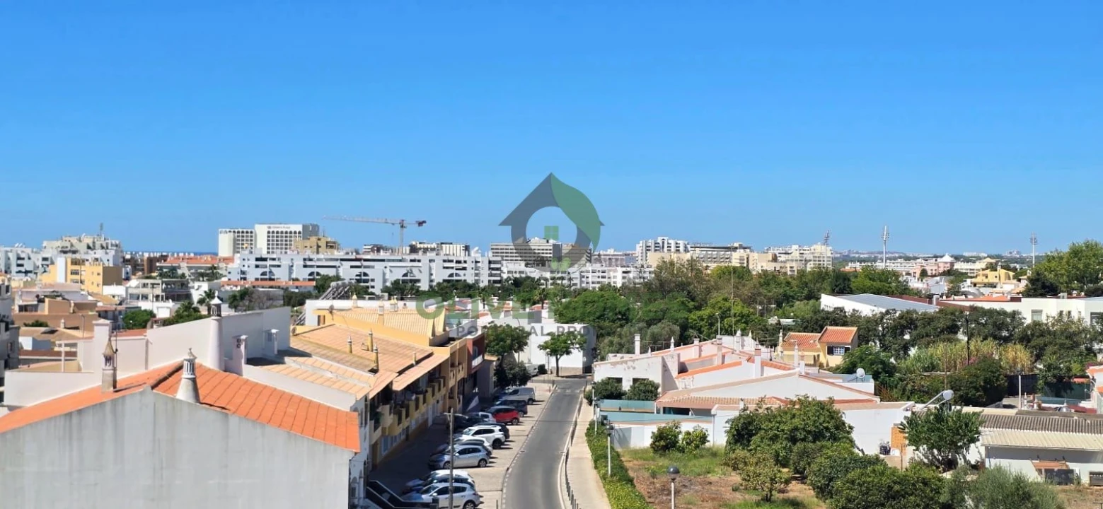 Apartamento T2 para Venda em Quarteira Foto 16