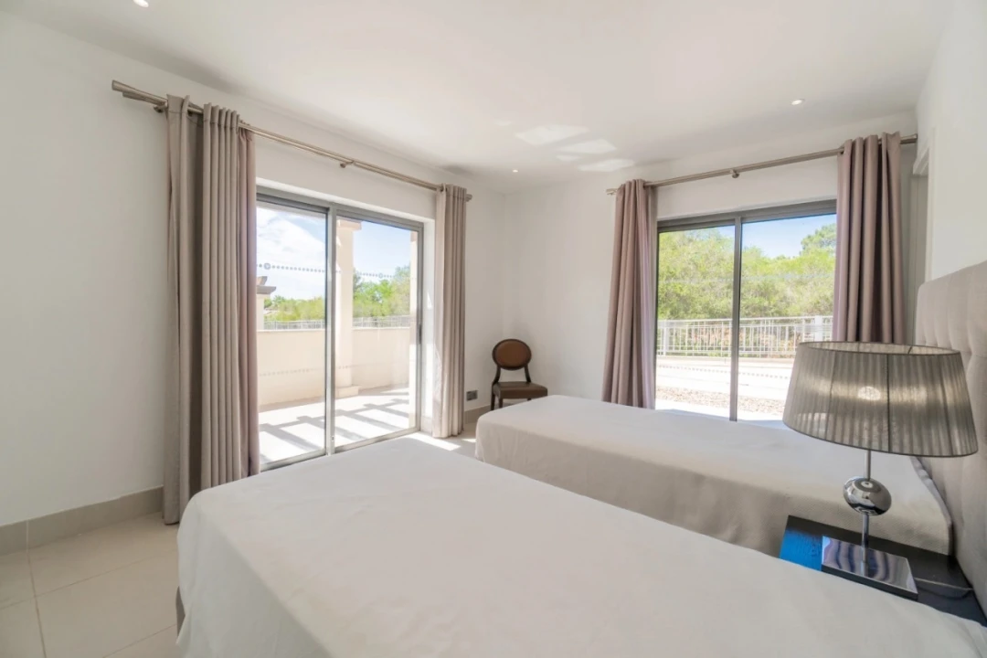 Apartamento T2 para Venda em Quarteira Foto 14