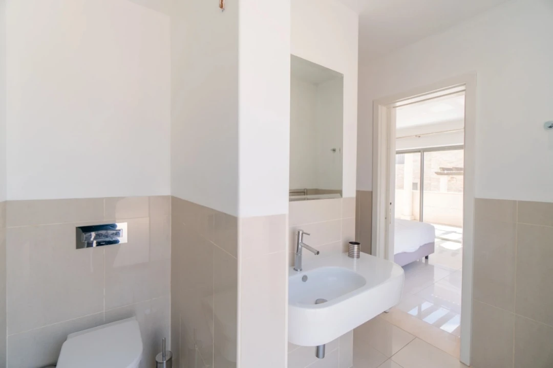 Apartamento T2 para Venda em Quarteira Foto 12