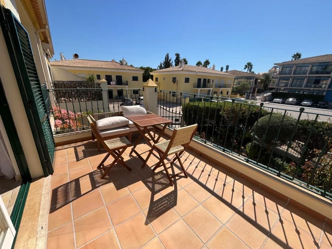 Apartamento T3 para Venda em Quarteira Foto 9