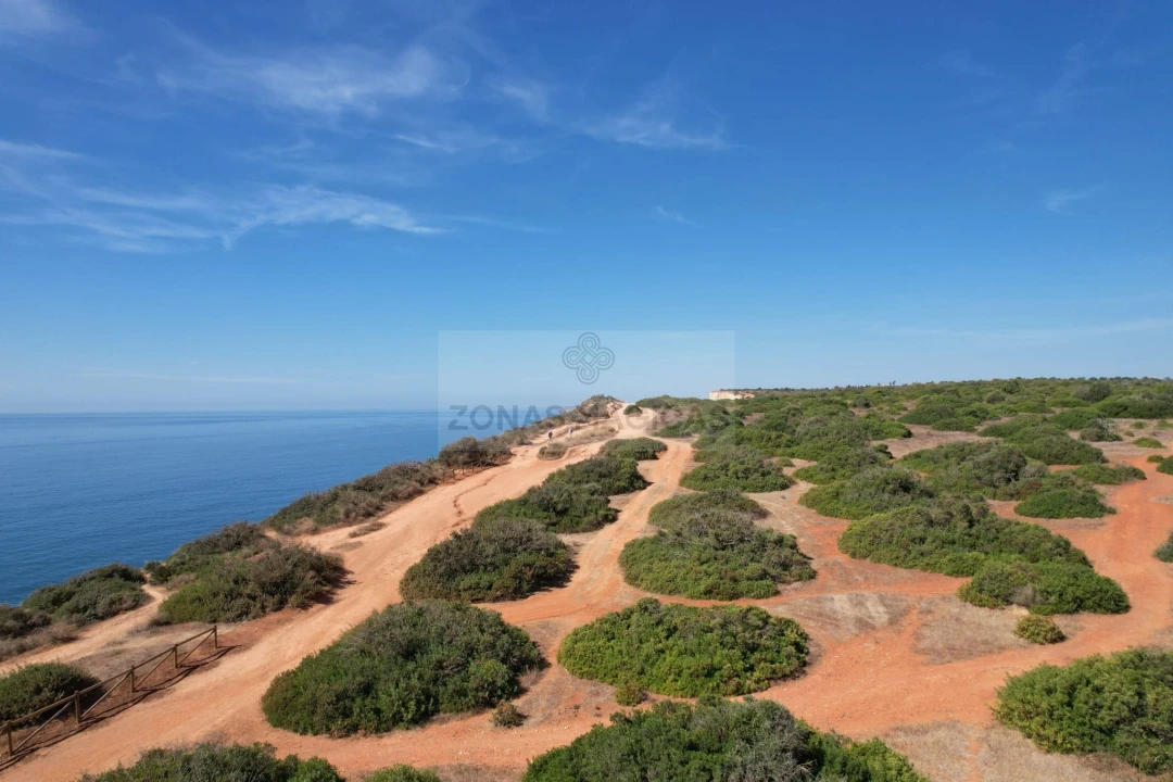 Terreno para Venda em Lagos (São Sebastião e Santa Maria) Foto 2