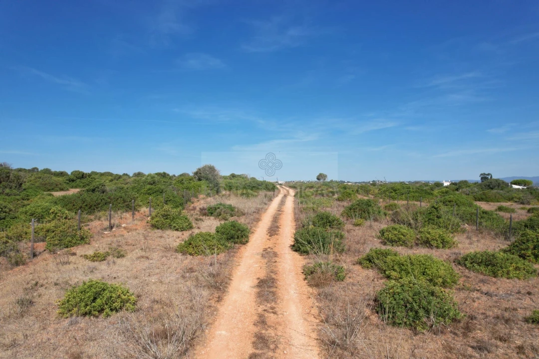 Terreno para Venda em Lagos (São Sebastião e Santa Maria) Foto 4
