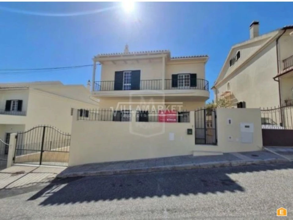 Moradia T3 para Venda em Alverca do Ribatejo e Sobralinho Foto 1