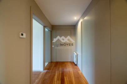 Apartamento T3 para Arrendamento em Aldoar, Foz do Douro e Nevogilde